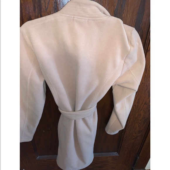 coat - Picture 2 of 2